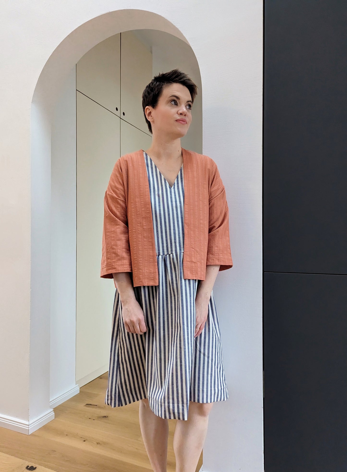 offene Jacke aus strukturierter Biobaumwolle blassorange (Größe S) VERSANDFERTIG