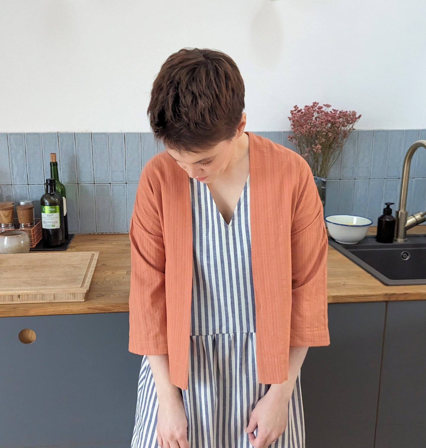 offene Jacke aus strukturierter Biobaumwolle blassorange (Größe S) VERSANDFERTIG
