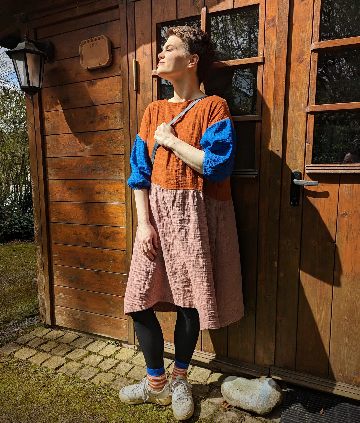 ausgestelltes, mehrfarbiges Oversize Kleid aus Musselin