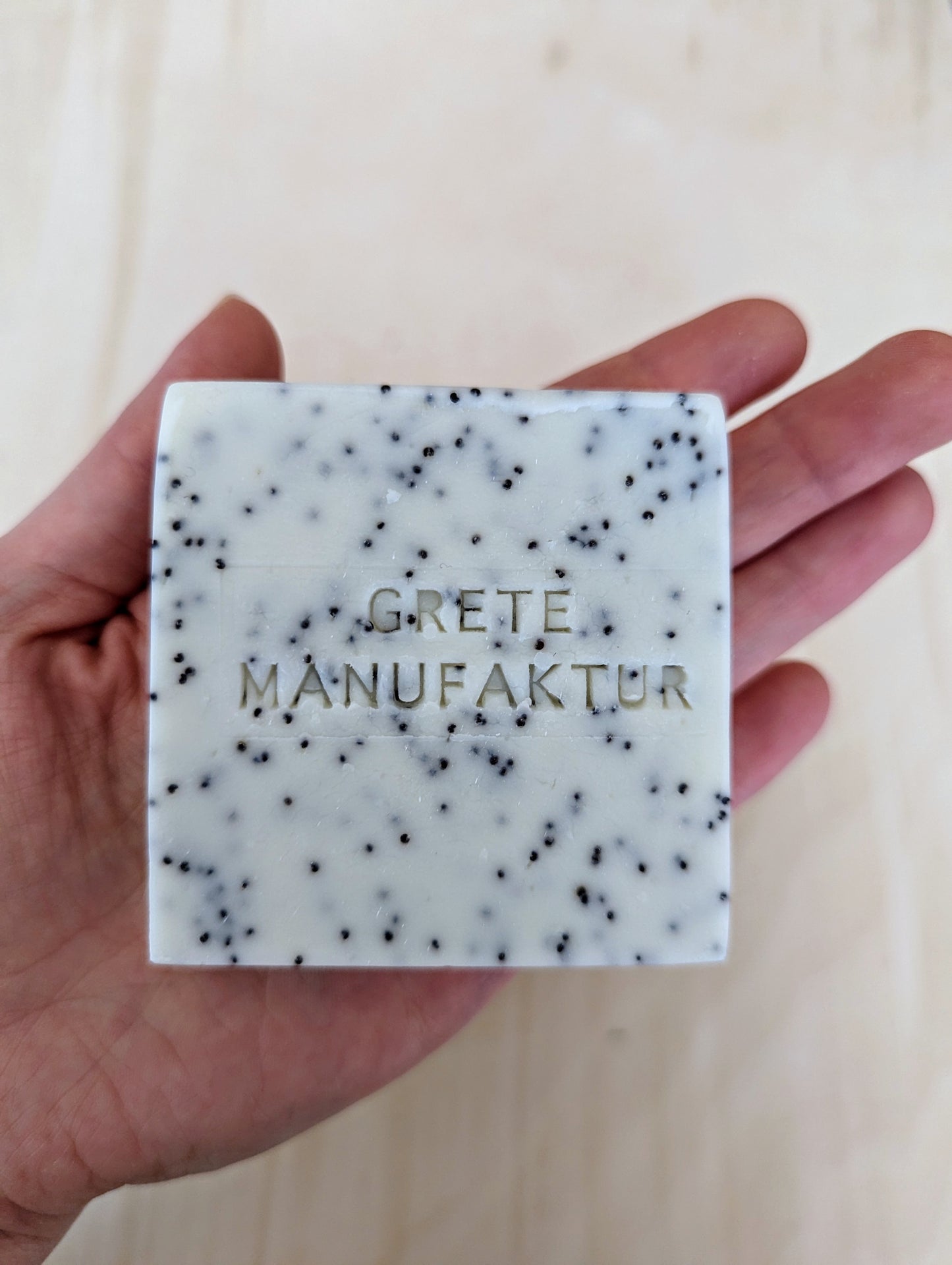 SEIFE ANNE - GERANIUM & ROSMARIN | Sanfte Peelingseife für Hände und Körper