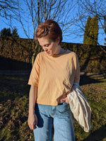 Lade das Bild in den Galerie-Viewer, T-Shirt Erwachsene heller pfirsich VERSANDFERTIG

