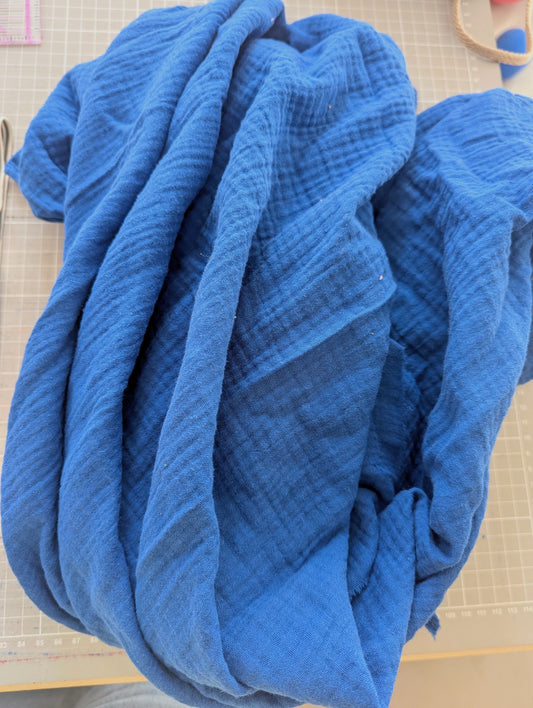 Meterware Musselin knallblau